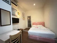 The Explorers Guesthouse and Hostel - 2-Star