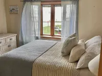 Lake Michigan views! Complimentary housekeeping with monthly stays Mar-Apr. Hotels in Two Rivers