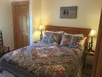 Blue Moon Lodge, Beautiful Views, Hot Tub, Firepit, 15 Mins from Boone
