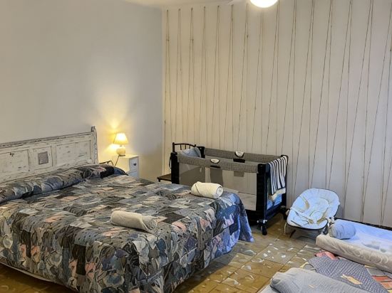 Rustic, spacious apartment next to the Montserrat mountain