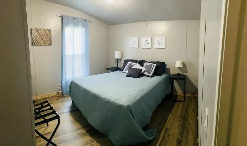 Old Cross Roads Cabin 3 bed/2 bath - 2-Star