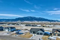Red Lodge Mtn. View Cozy Home with hot-tub; 9 miles to RLM! New! - 4-Star