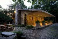 Erikas Dream - Handcrafted Log Cabin near River
