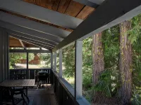 China Alley Cabin B: Cute & Cozy Cottage w/ Deck Hotels in Plumas County