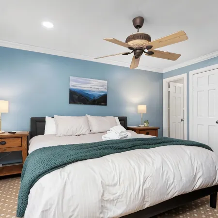 Premiere Two bedroom getaway Slope Side Wintergreen Resort Condo