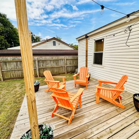 Charming 2-bedroom house in Ardmore with AC, WiFi. Enjoy your stay