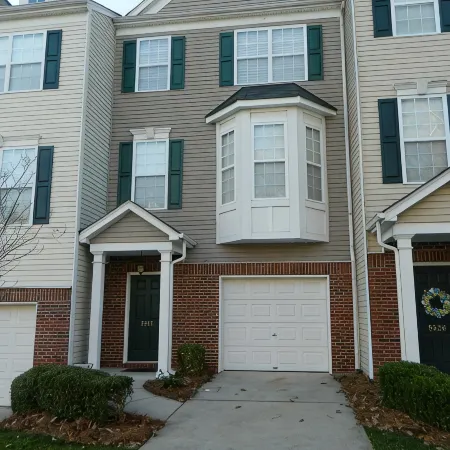 Cozy and Convenient Furnished Townhome w/view