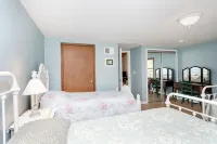 3 Adorable Old Fashioned Cottages In A Great Location ~ 3 Cottages At One Price! - 3 tähden
