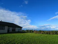 Hill Top Retreat  homestay - With  270 degrees stunning Views ! - 3-Star