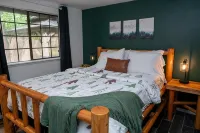 Bigfoot Bungalow — Creekside Paradise - 3 tähden