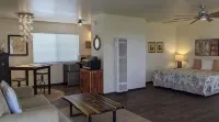 PEEK BAY/OCEAN VIEWS! WALK TO ALL!-500 sq.ft. King bed, full bath, Dog Friendly!