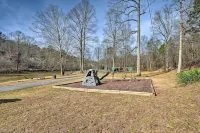 Riverfront Family Cabin • Resort Pool & Trails • Pet Friendly Mountain Escape - WiFi