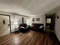Sportsman's Country Lodge: Wild Turkey - Wifi