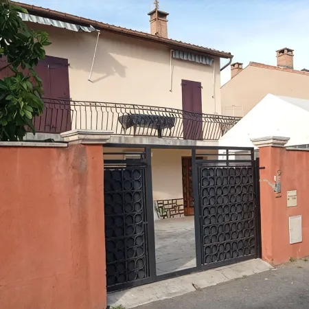 Maison Dans une Villa Charmant