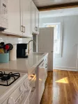 STAY IN THE HEART OF NEWPORT! - Bungalows