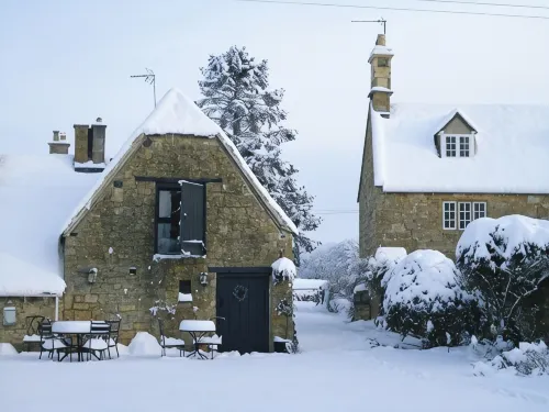 Stay in a 15 century Barn 20 minutes from Stratford on Avon - 3-Star