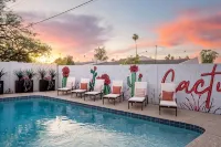 Ultimate Getaway, Pool, Hot Tub & Mini Golf - Private Pools