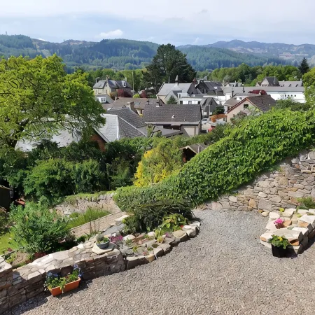 Beautiful views, walking distance to town