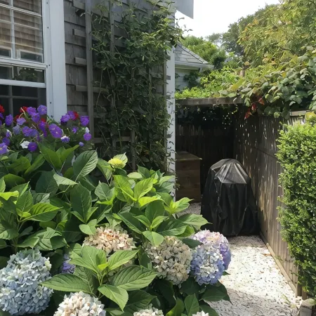 Charming Cottage, Close to Lower Main Street.