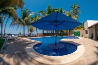Beautiful Beachfront house, ideal for big families - 3-Star
