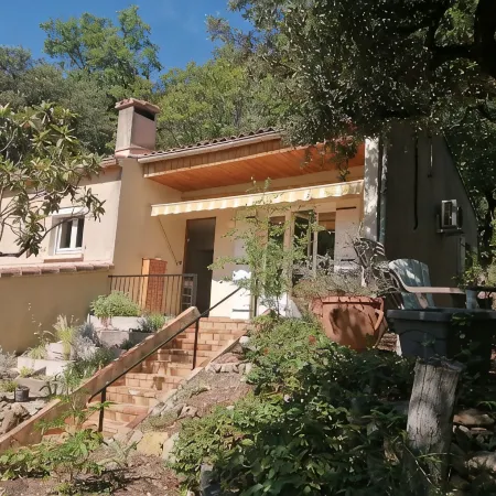 Cosy house, nestled in nature, 5 minutes from the center