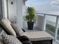 Penthouse Condo, with stunning ocean views Hotels in Surfside