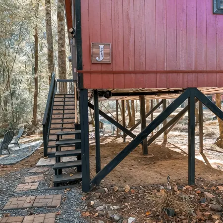 Nature's Cedar Creek Getaway