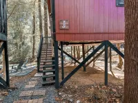 Nature's Cedar Creek Getaway