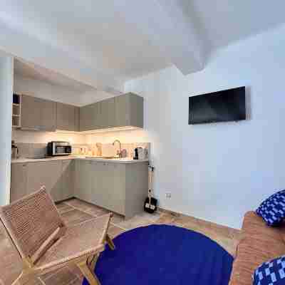 Charming house in the center of Aix, quiet, absolute, bright. Others