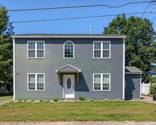 Large Private Yard, 4Br Home, Walk to Town Center Hotels in Meredith