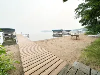 Detroit Lake South Shore - Sandy Beach, 2 Cabins, Slide & Fire Pit - Boutique