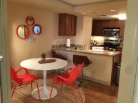 5 minutes from Zoo, Museums, conventions Thunder basketball in Midtown Landmark - căn hộ