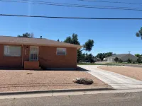 Cozy Corner 1401- West -Unit 2-bedroom apt in adorable La Junta with WiFi, AC ラ・フンタのホテル