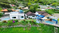 Yeosu Artist Pension - สระว่ายน้ำส่วนตัว