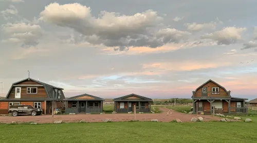 Luxury Cabin Near Two Medicine Lake