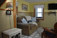 Sebec Lakefront Cottage, Swim/Boat/BBQ from deck - Homestays