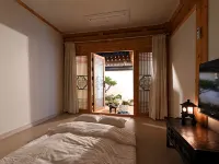 Gyeongju Nuribom Hanok Stay Отели рядом с достопримечательностью «Комплекс Сансонджан»