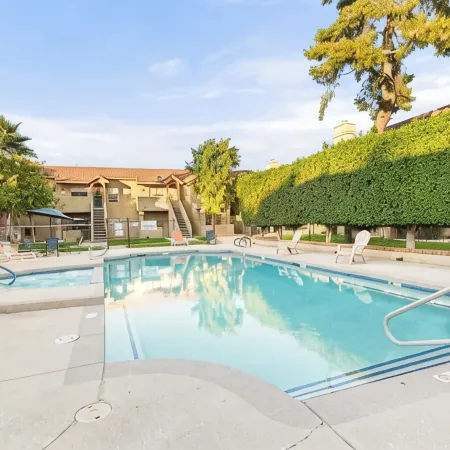 ~The Hidden Gem~ King Bed and Hot Tub!
