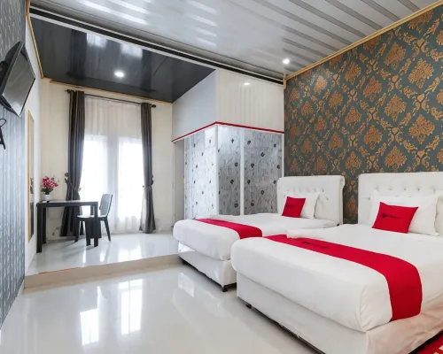 RedDoorz Syariah Near Minangkabau International Airport Hotels in Katapiang