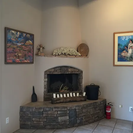 Casa de La Luz - 2 Br/2 BA Charming Santa Fe Home-1.6 Mile to Plaza-Pet Friendly