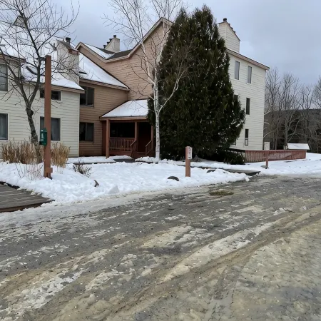 Cozy 2 BR Condo With Spectacular View of Mount Snow!