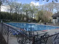 Lux Cabin w/ hot tub, playground, game room, bb court,walking trail, resort pool - 4-Star