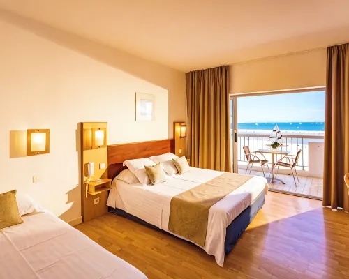 Hôtel Restaurant Splendid Camargue โรงแรมในการ์ด