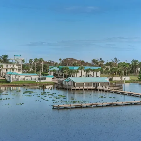 Lakeshore Resort and Marina