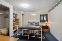 Northwoods Ln Cottage in Clear Creek by Tranquility Retreats
