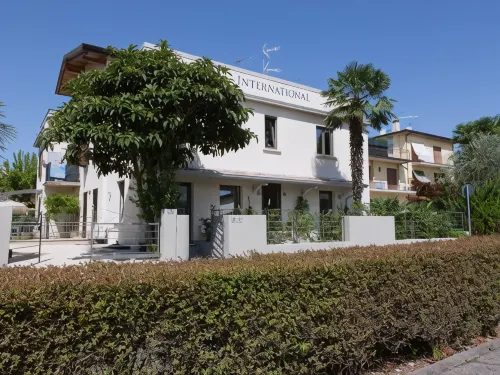 International Rooms & Apartments - Condos