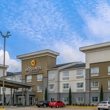 La Quinta Inn & Suites by Wyndham Fayetteville