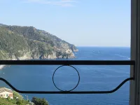 ELEGANT APARTMENT WITH EXTRAORDINARY SEA VIEW IN THE HEART OF THE FIVE LANDS - con vista mare