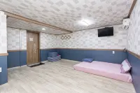 Busan Songjeong Lime Pension - 膳食民宿