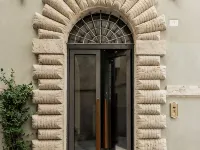 Hotel Priori Secret Garden Отели рядом с достопримечательностью «Улица Вануччи»